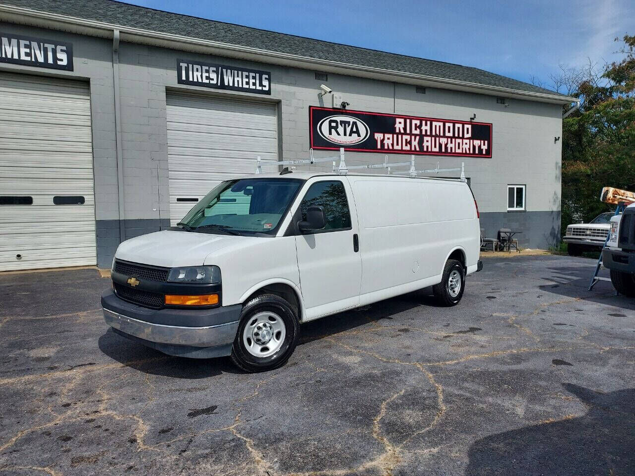 2019 CHEVROLET Express