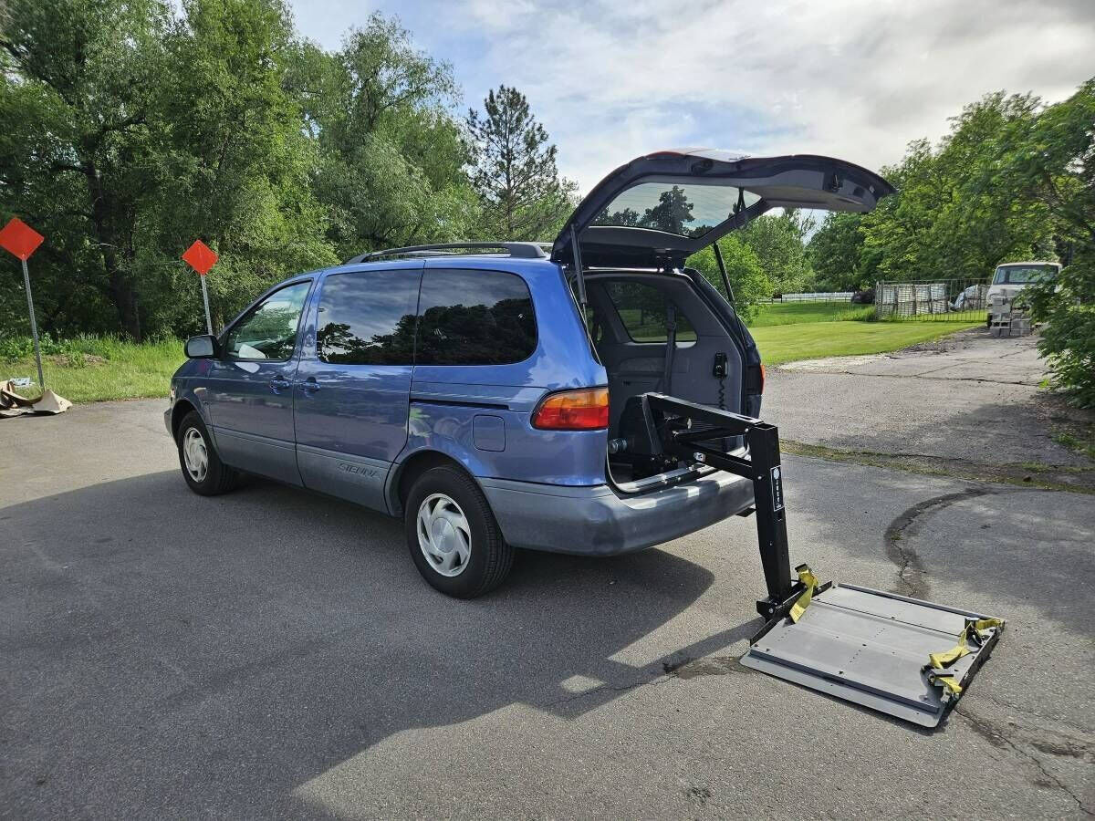 2000 TOYOTA Sienna
