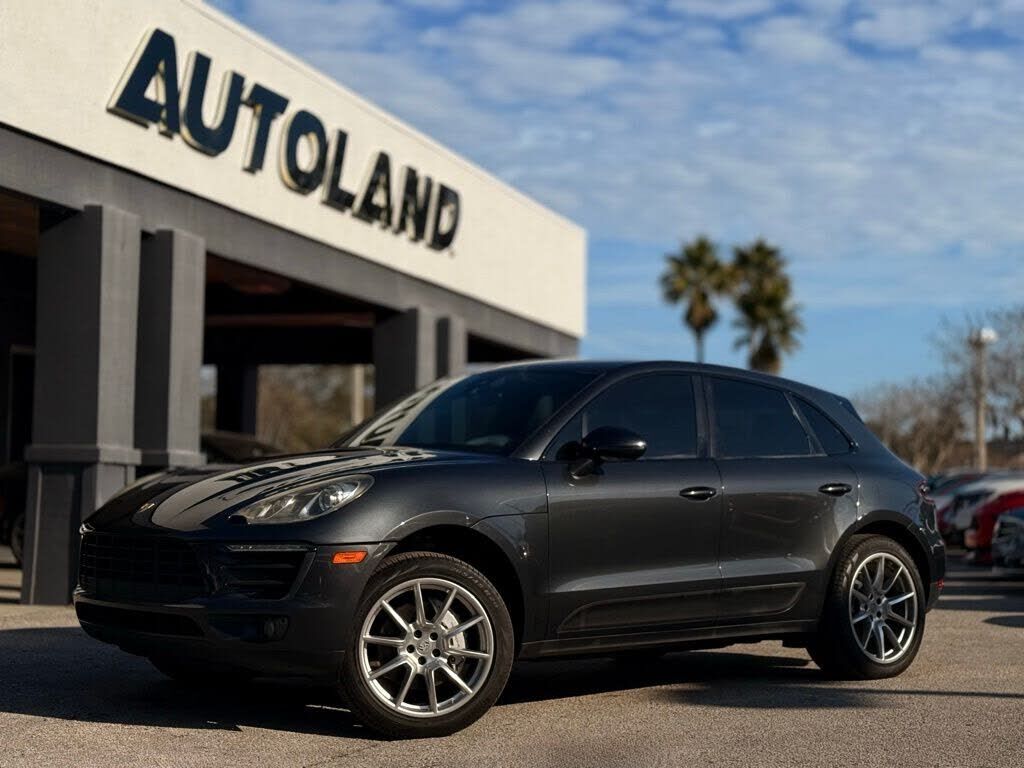 2018 PORSCHE Macan