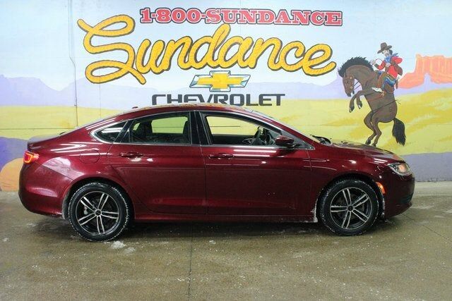 2016 CHRYSLER 200
