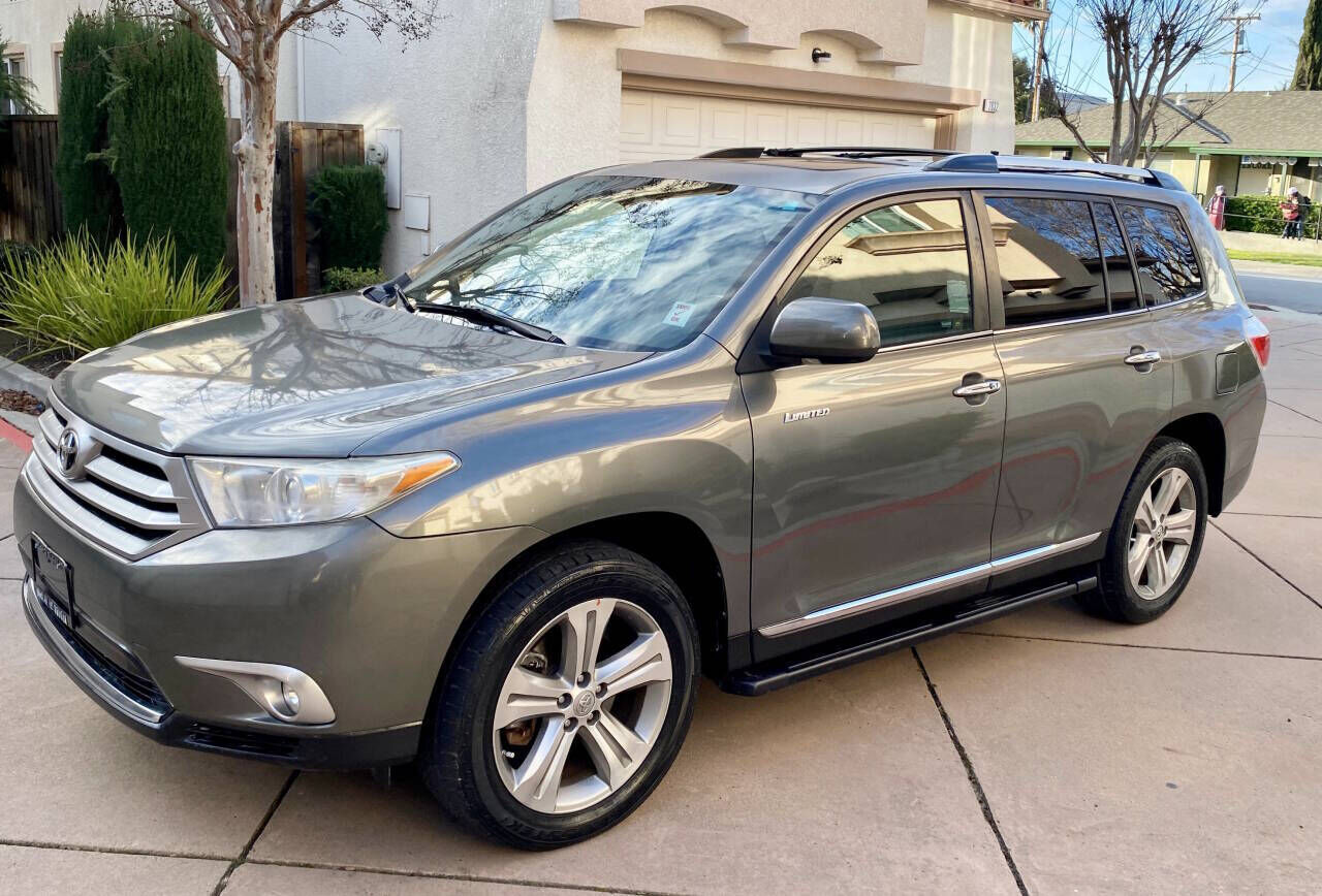 2011 TOYOTA Highlander