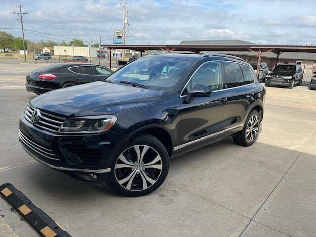 2017 VOLKSWAGEN Touareg