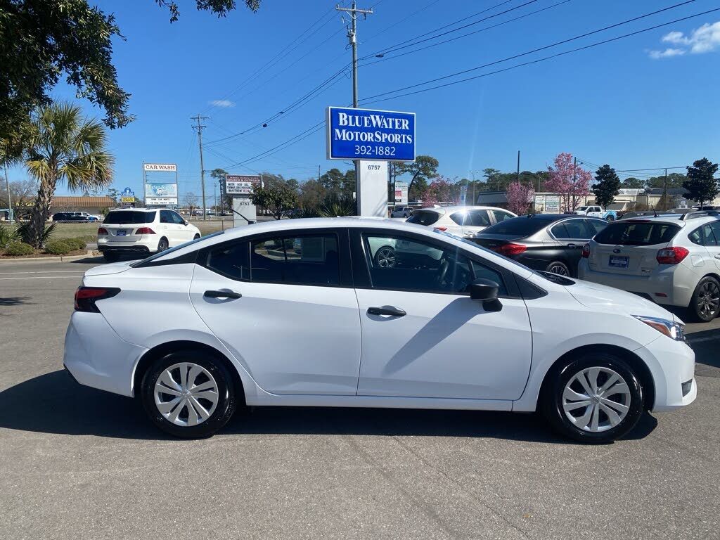 2023 NISSAN Versa