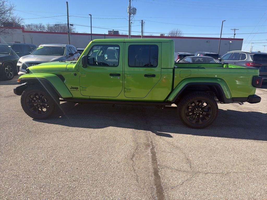 2025 JEEP Gladiator