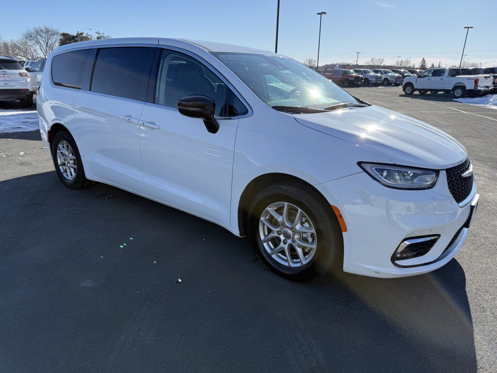 2024 CHRYSLER Pacifica