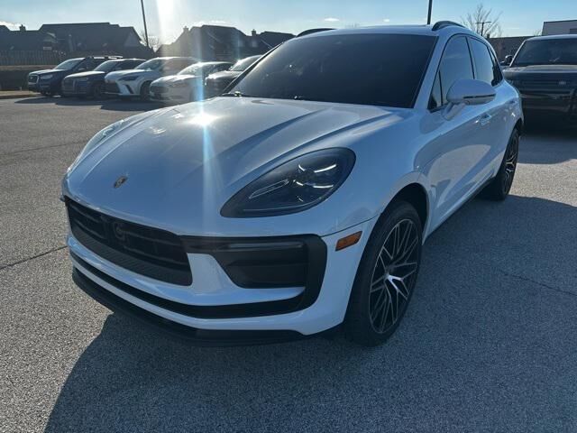 2022 PORSCHE Macan