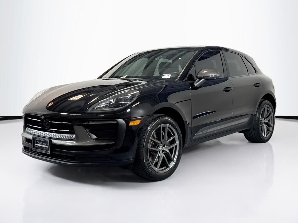 2024 PORSCHE Macan