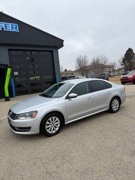 2012 VOLKSWAGEN Passat