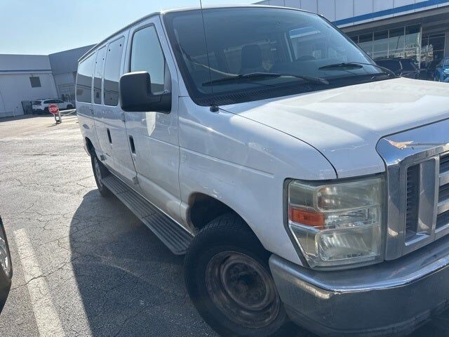2011 FORD E-350