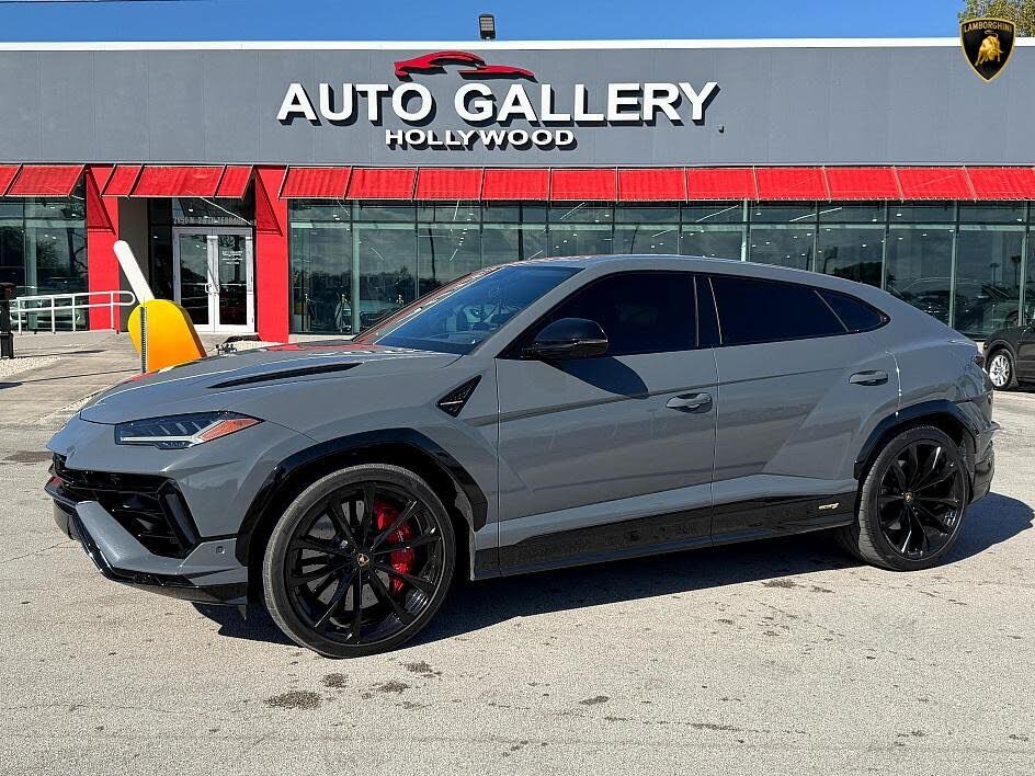 2023 LAMBORGHINI URUS