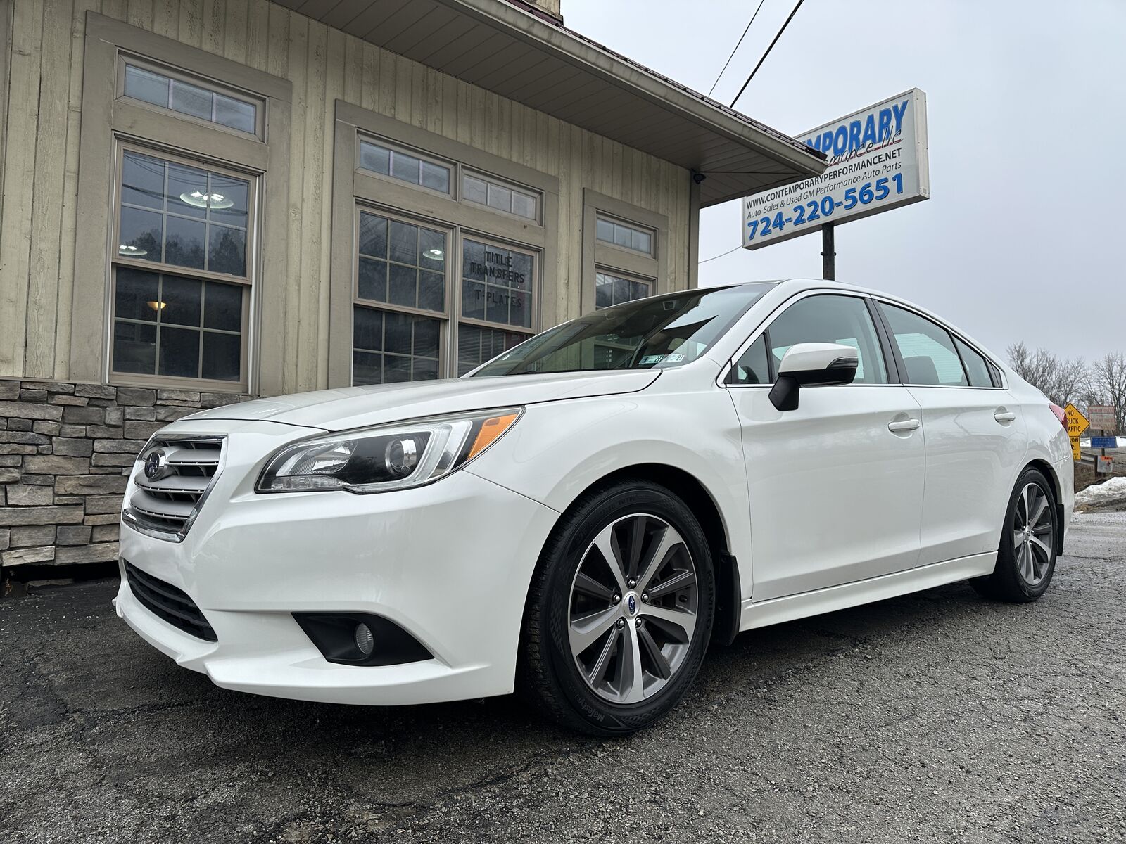 2017 SUBARU Legacy