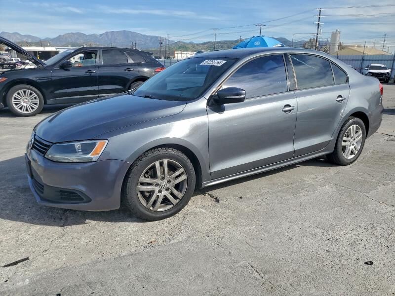 2011 VOLKSWAGEN Jetta