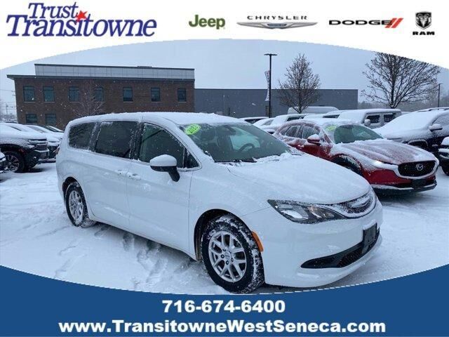 2022 CHRYSLER Voyager