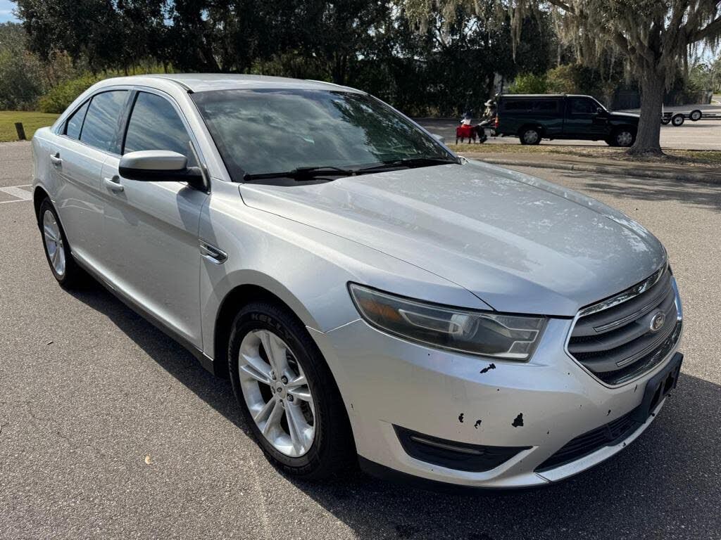 2014 FORD Taurus