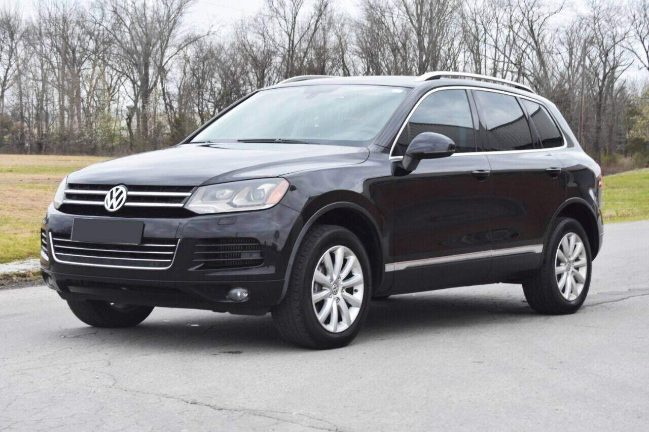 2012 VOLKSWAGEN Touareg