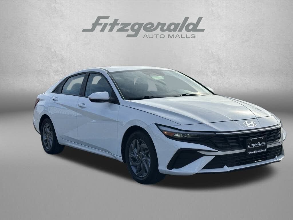 2024 HYUNDAI Elantra