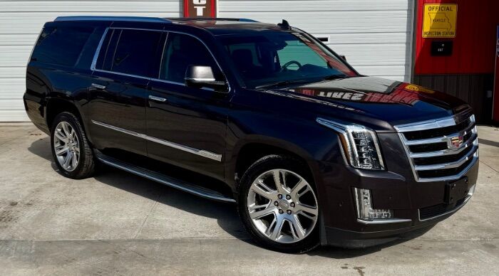2017 CADILLAC Escalade ESV