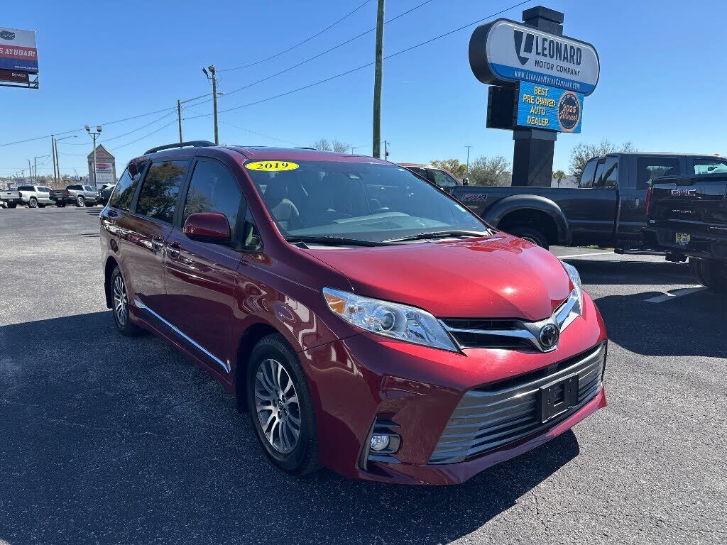 2019 TOYOTA Sienna