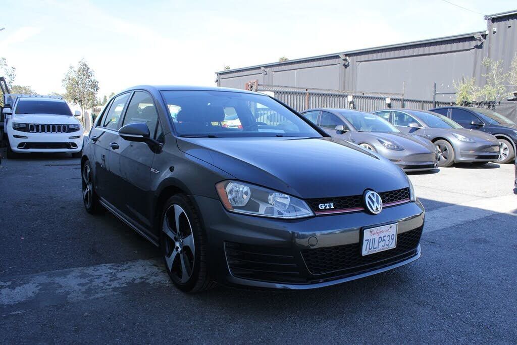 2016 VOLKSWAGEN Golf GTI