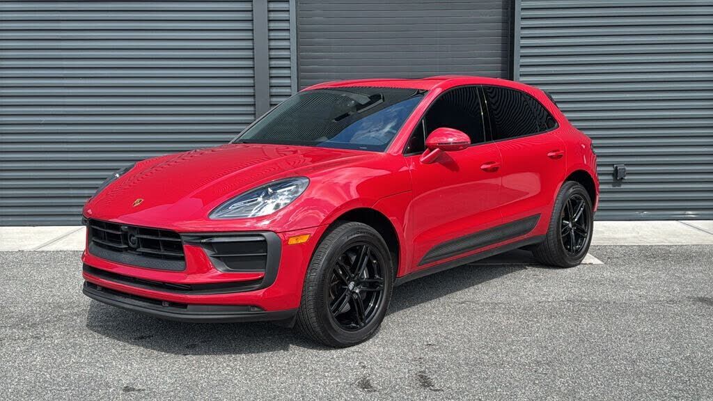 2023 PORSCHE Macan