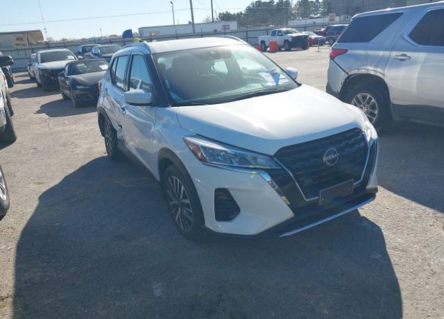 2022 NISSAN Kicks