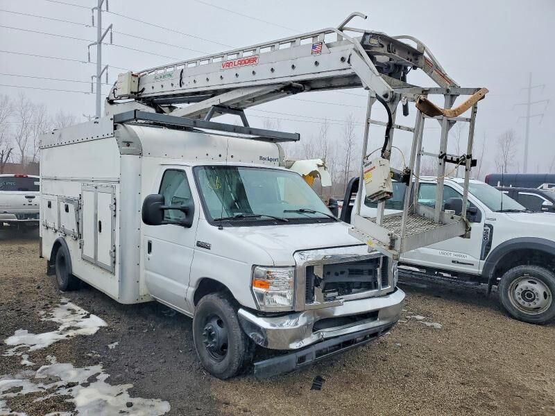 2019 FORD E-450