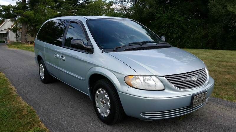2002 CHRYSLER Town and Country