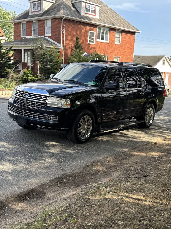 2010 LINCOLN Navigator