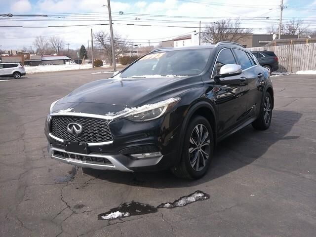 2017 INFINITI QX30
