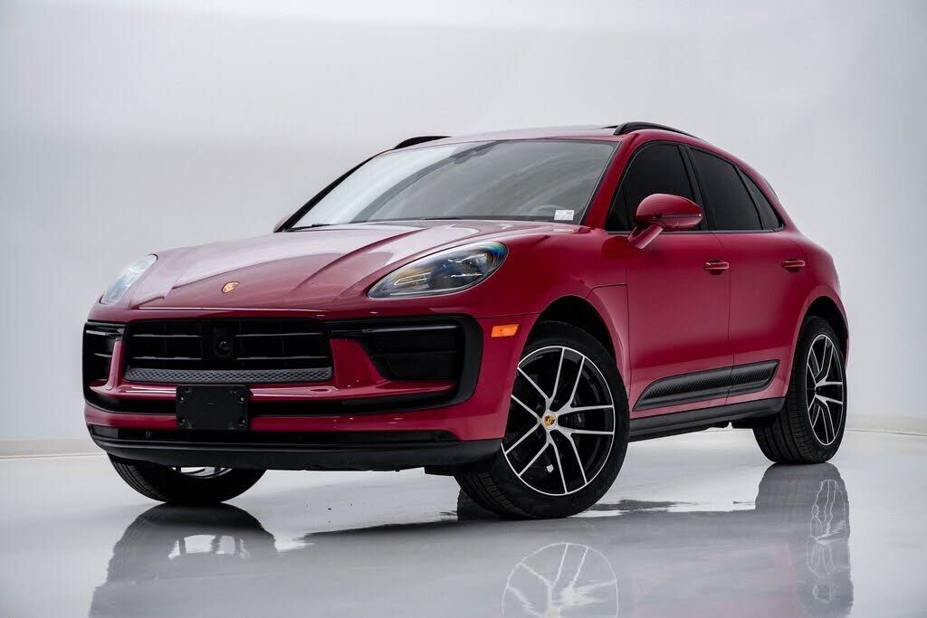 2024 PORSCHE Macan