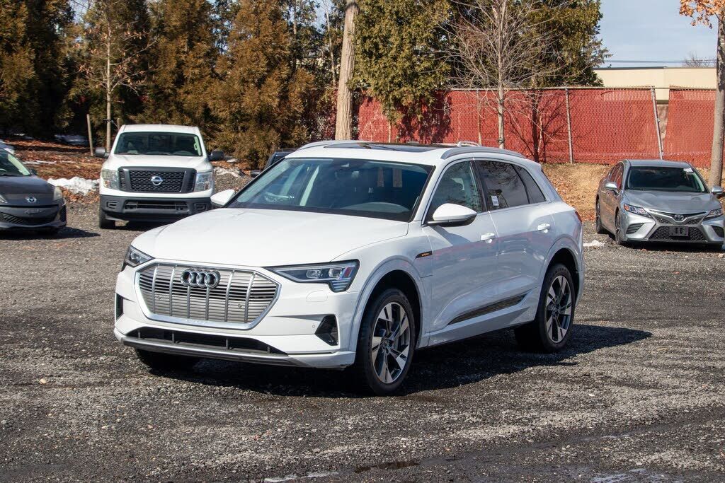 2021 AUDI e-tron