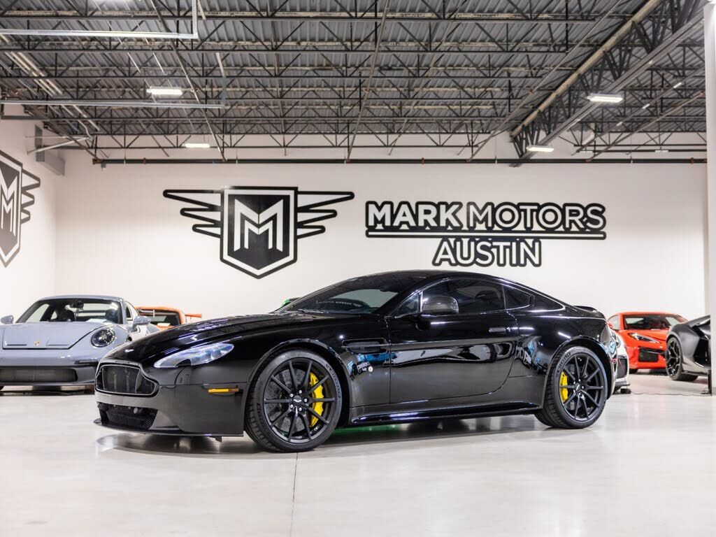 Aston Martin V12 Vantage