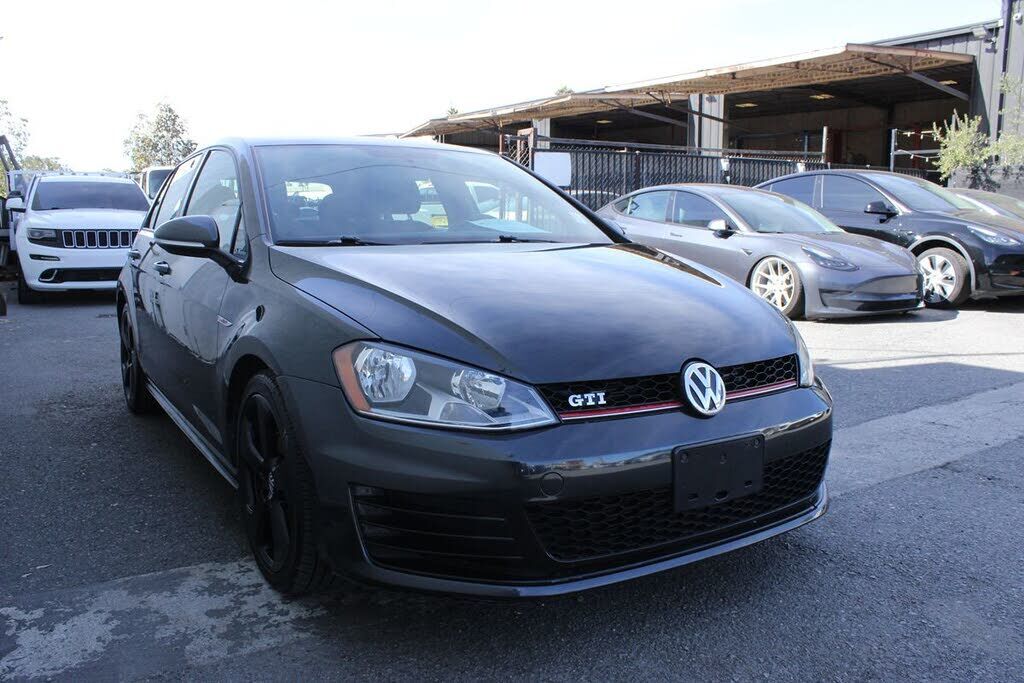 2017 VOLKSWAGEN Golf GTI