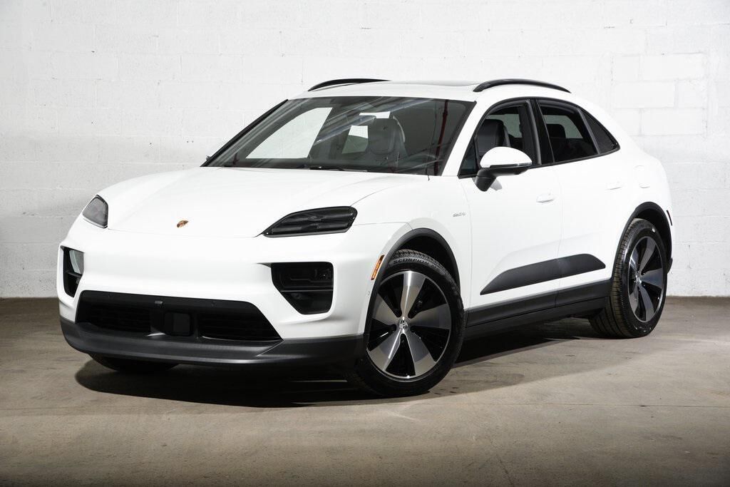 2026 PORSCHE Macan