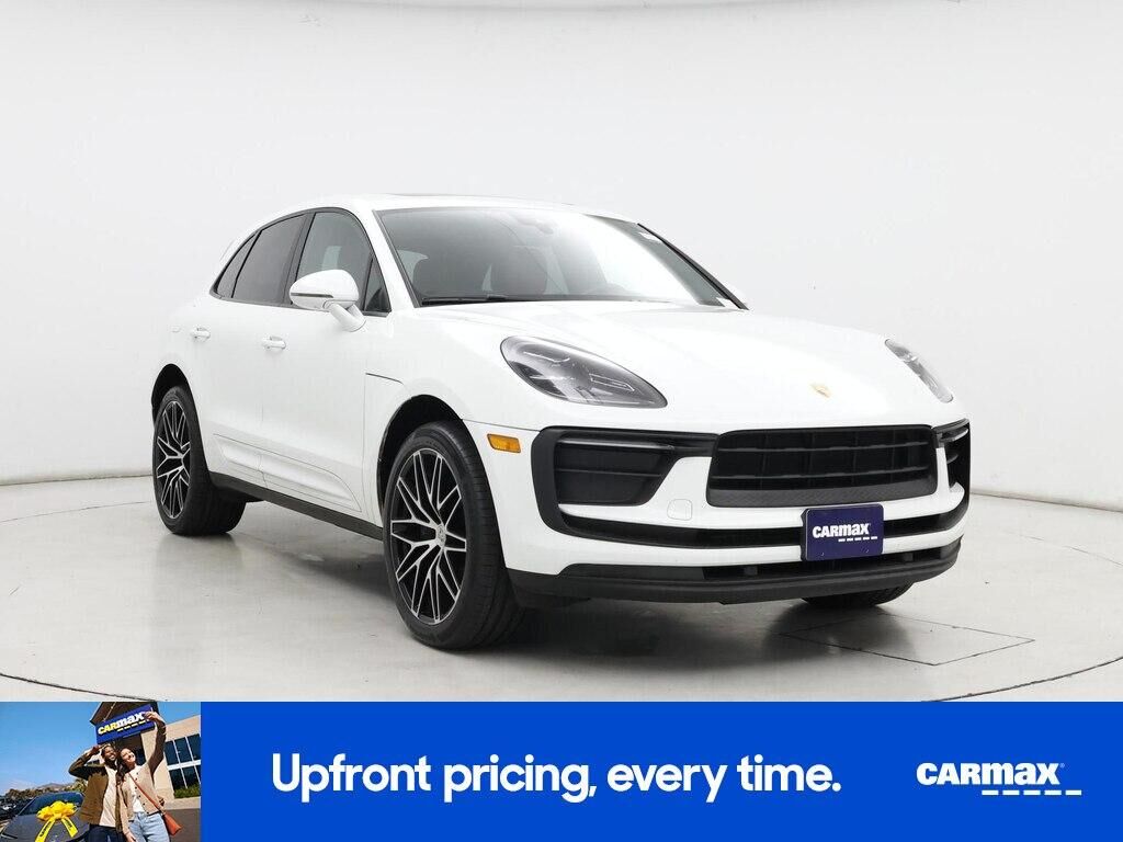 2022 PORSCHE Macan