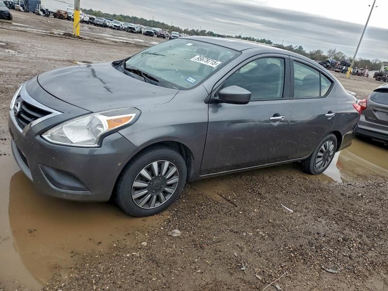 2016 NISSAN Versa
