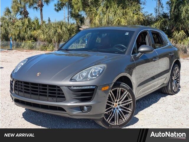 2016 PORSCHE Macan