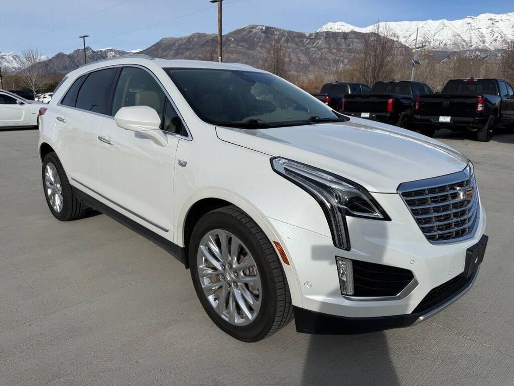 2017 CADILLAC XT5