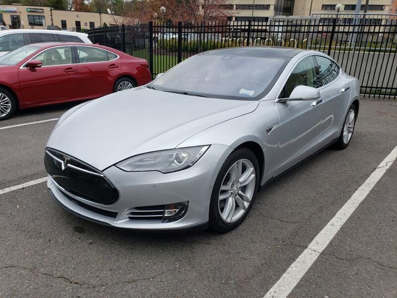 2014 TESLA Model S