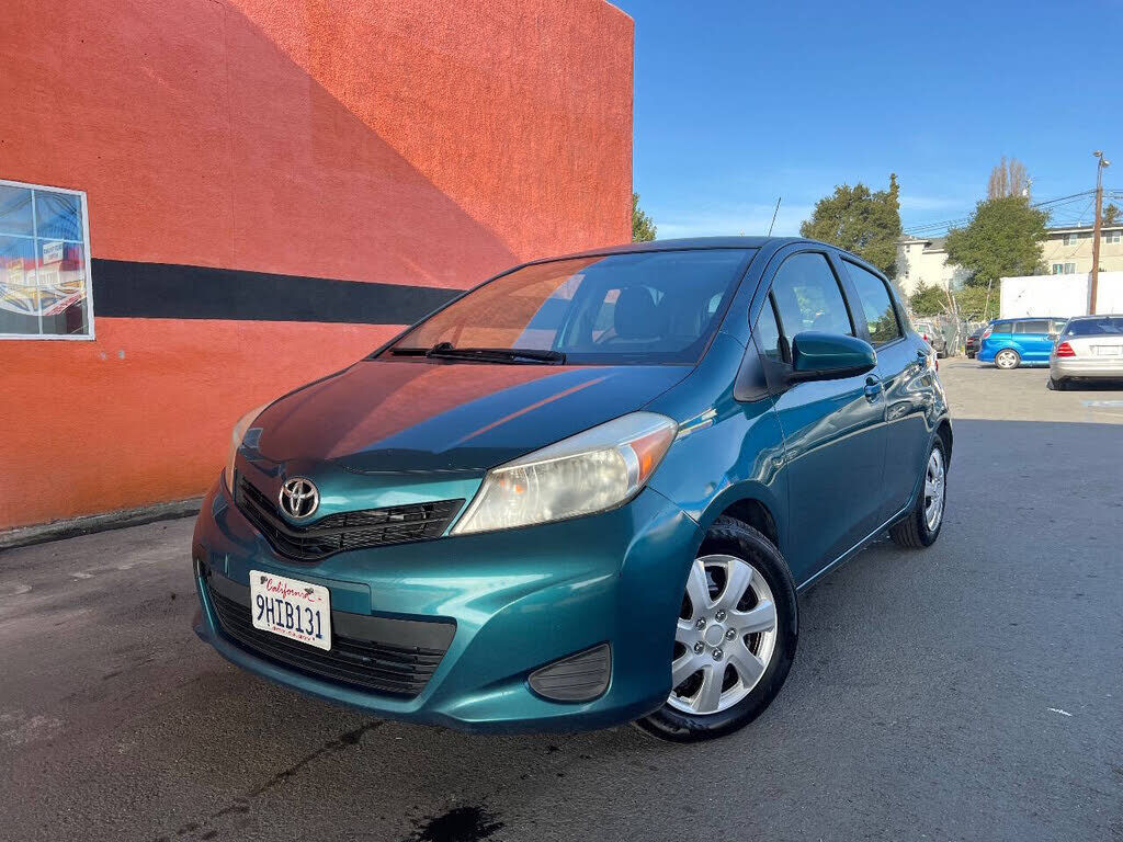 2012 TOYOTA Yaris