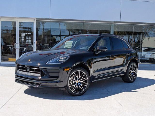 2026 PORSCHE Macan