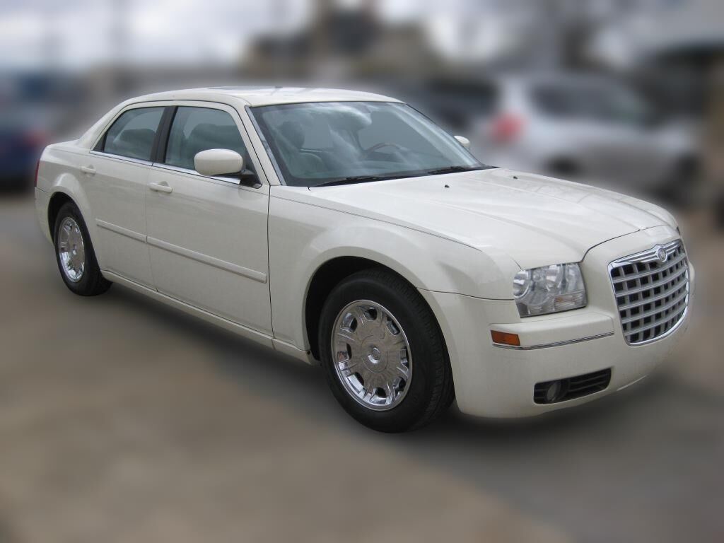 2005 CHRYSLER 300