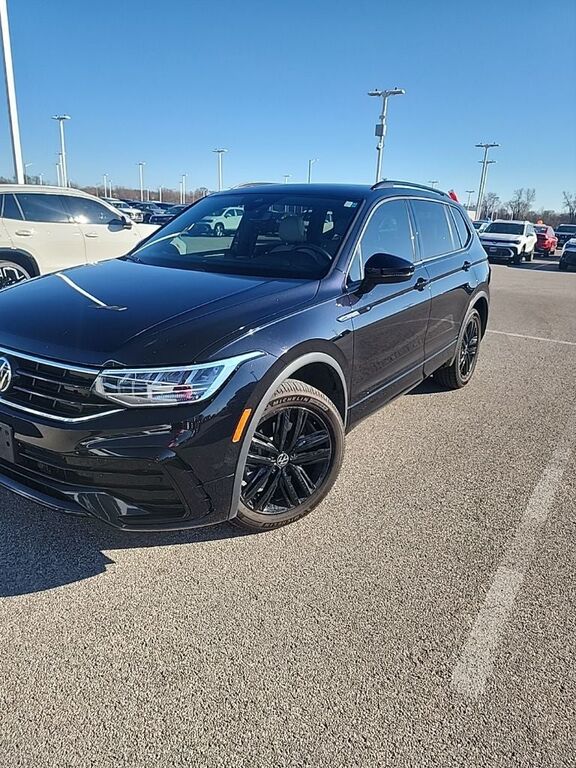 2022 VOLKSWAGEN Tiguan