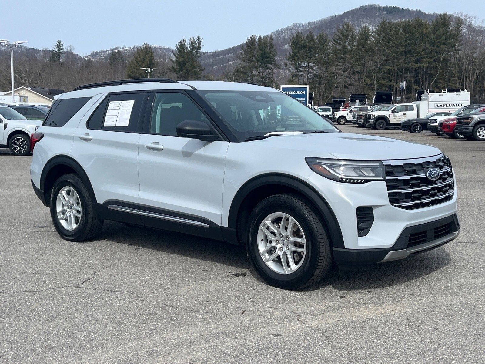 2025 FORD Explorer