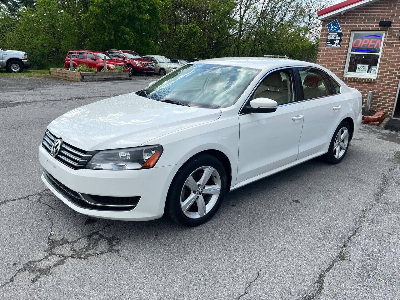 2013 VOLKSWAGEN Passat