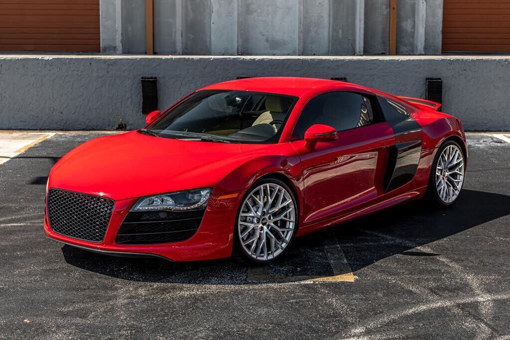 2010 AUDI R8