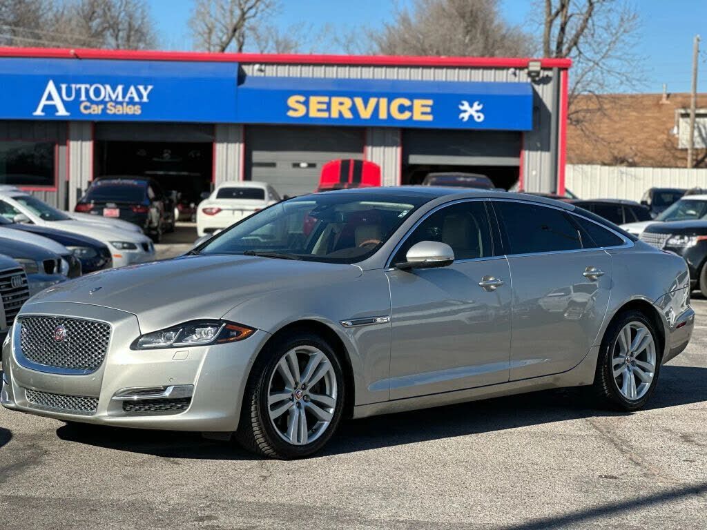 2016 JAGUAR XJ