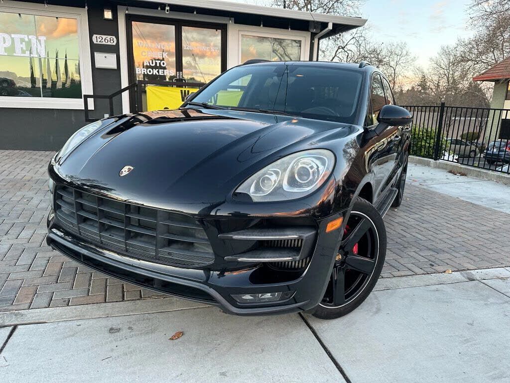 2015 PORSCHE Macan