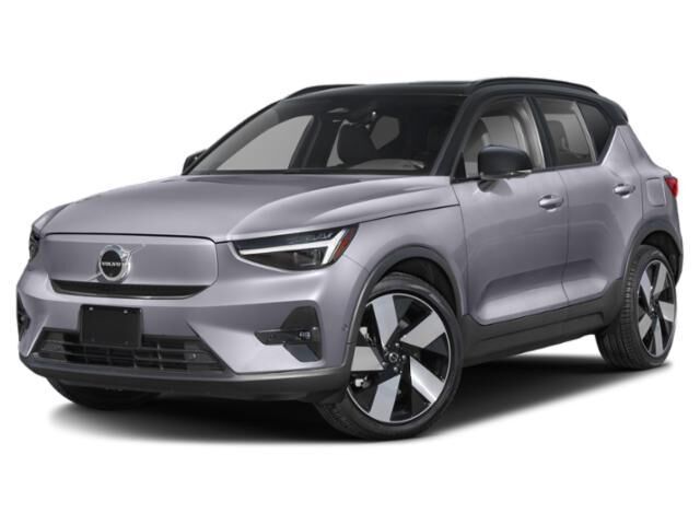 2023 VOLVO XC40