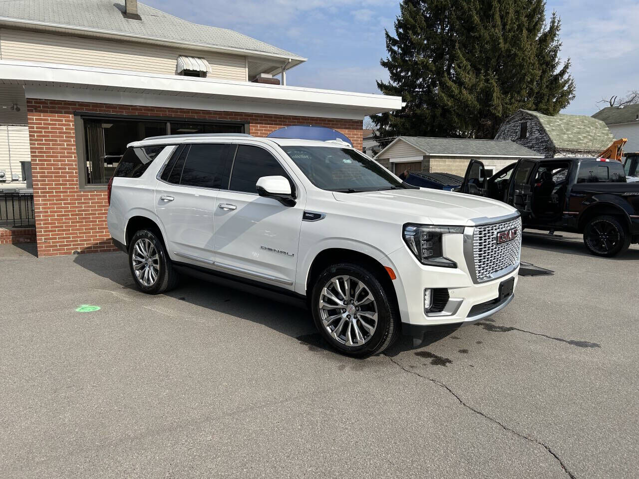 2023 GMC Yukon